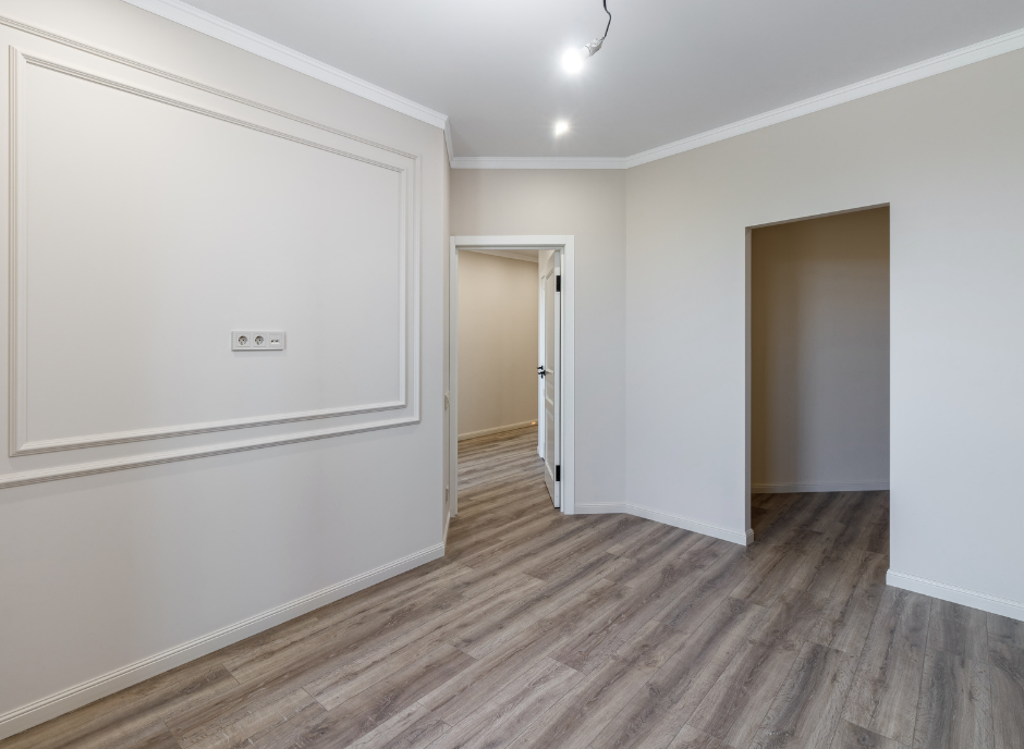 Leere Mietwohnung mit modernem Boden – Wohnung vermieten in Burglengenfeld